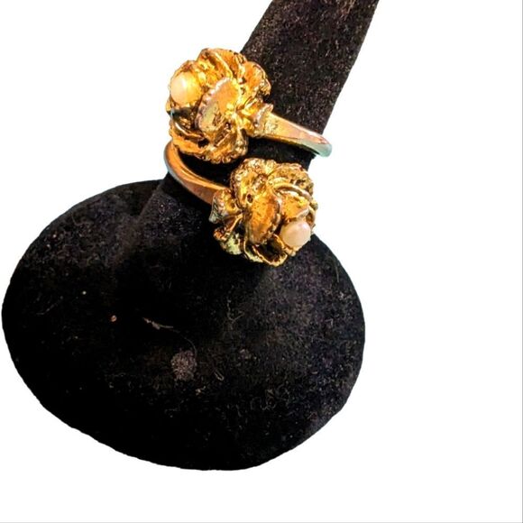 Two head rose costume ring,size 4 - Picture 1 of 2